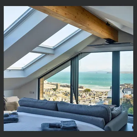 בית אירוח Uno - Luxury Serviced St Ives