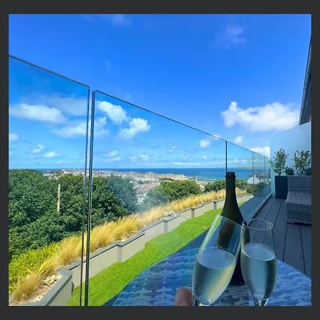 Uno - Luxury Serviced בית אירוח St Ives