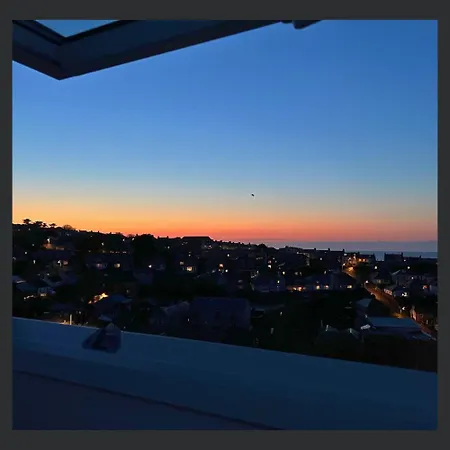 בית אירוח Uno - Luxury Serviced
