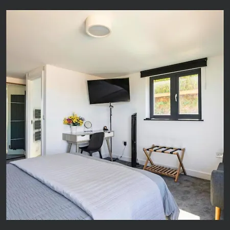 Uno - Luxury Serviced בית אירוח St Ives